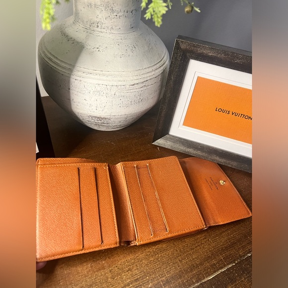 Louis Vuitton Elise Wallet - Picture 8 of 15